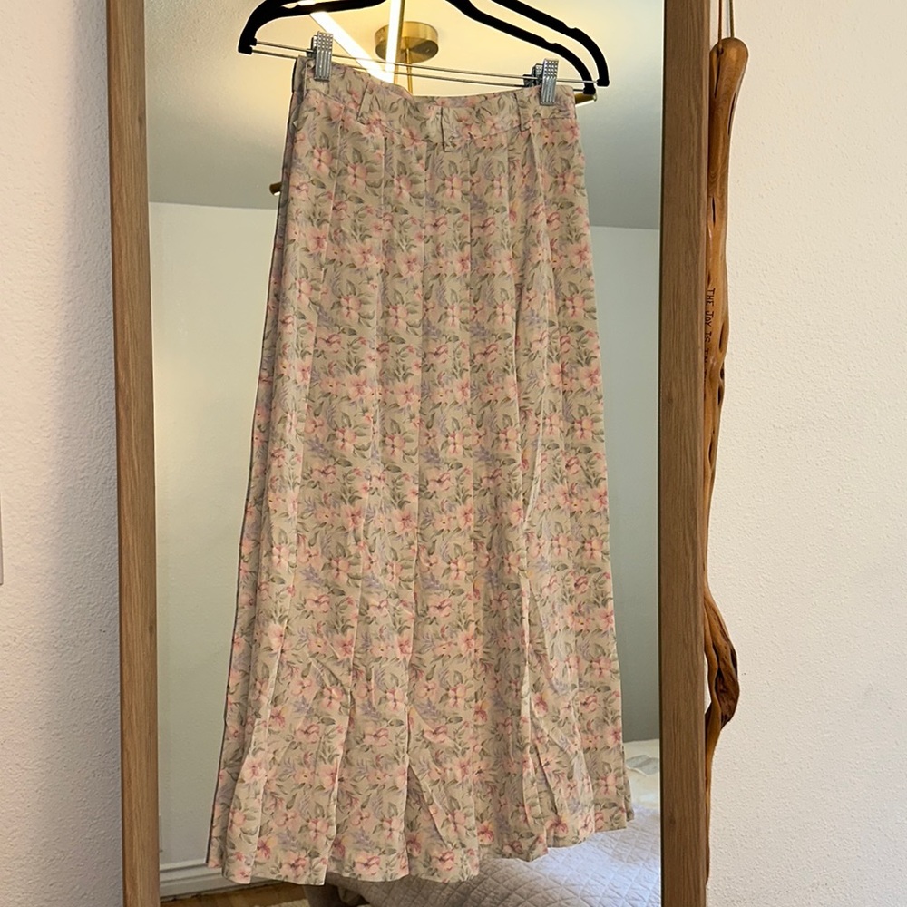 Vintage silk Liz Claiborne skirt. Flawless